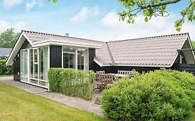 Luxurious Holiday Home In Esbjerg Near Sea Hjerting Exterior photo