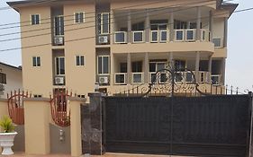 Jbk Hostels Ogbodjo Exterior photo