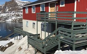 isi4u hostel, dogsled, snowmobiling Sisimiut Exterior photo