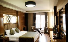 Emirtimes Hotel Tuzla Room photo