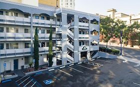 Days Inn by Wyndham San Diego/Downtown/Convention Center Exterior photo