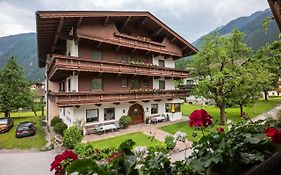 Pension Kumbichlhof Mayrhofen Exterior photo