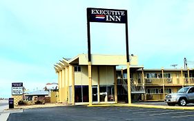 Executive Inn Dodge City, KS Exterior photo