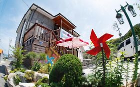 Villa Geoje Blueberry Pension Exterior photo