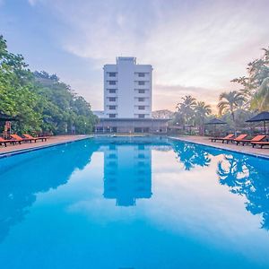 Hotel Vivanta Colombo, Airport Garden Seeduwa Exterior photo