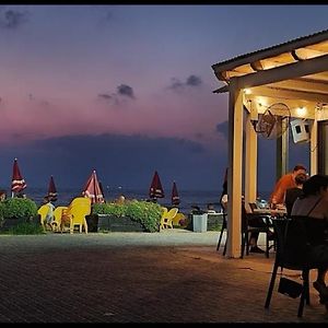 Ferienwohnung אירוח על הים Haifa Exterior photo