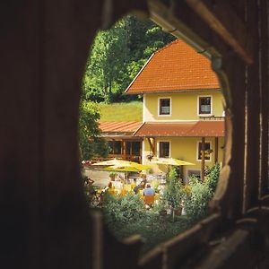 Hotel Berggasthof Karlbauer Lendorf Exterior photo