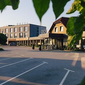 Hotel Grof Vransko Exterior photo