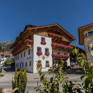 Hotel Bruggerhof Fulpmes Exterior photo