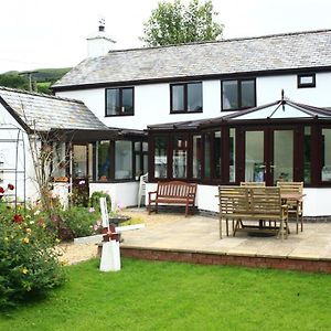 The Old School House Bed And Breakfast Llanbrynmair Exterior photo