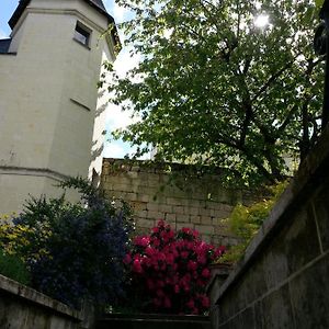 Bed and Breakfast Le Prieure Montsoreau Exterior photo