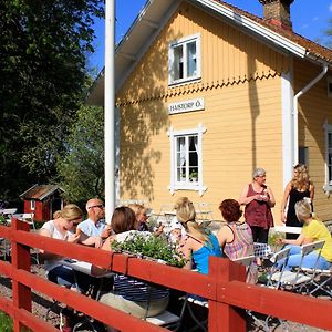 Hotel Hajstorp Slusscafe & Vandrarhem Töreboda Exterior photo