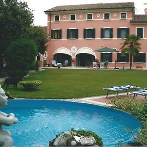 Bed and Breakfast Relais Ca' Meridiana Quarto dʼAltino Exterior photo