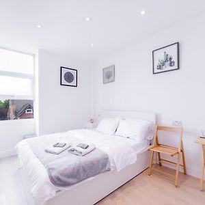 Quiet Cosy Rooms London Borough of London Borough of Harrow Exterior photo