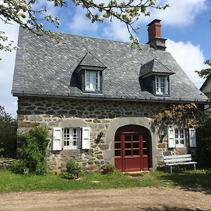 Chambres D'Hotes « Les Sorbiers » Anglards-de-Salers Exterior photo