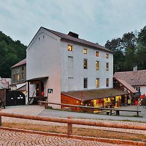 Hotel Housuv Mlyn Tábor Exterior photo