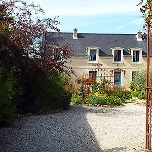 Bed and Breakfast Les Roses De Montherlant Exterior photo