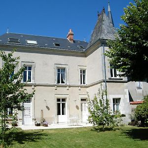 Bed and Breakfast Closerie La Fontaine Savigné-sur-Lathan Exterior photo