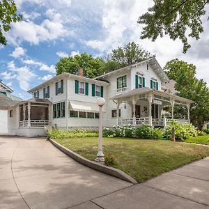 Bed and Breakfast Carriage House Bed & Breakfast Winona Exterior photo