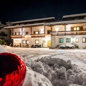 Hotel Garni Niederbacher Sand in Taufers Exterior photo