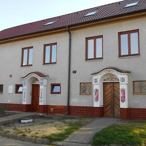 Hotel Penzion Imrichovi Moravská Nová Ves Exterior photo