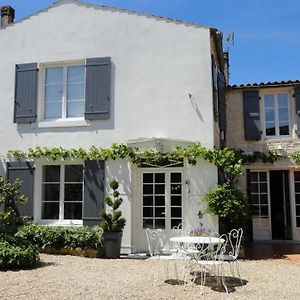 Bed and Breakfast Le Clos Des Treilles Nuaille-d'Aunis Exterior photo