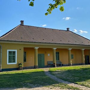 Ferienwohnung Hengermalom Kuria Szécsény Exterior photo