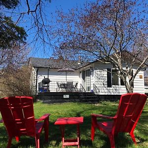 Villa Cozy Chalet Near The Beach Shediac Exterior photo