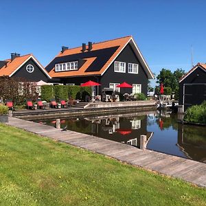 Bed and Breakfast Chalet Royal Broek Exterior photo