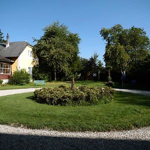 Ferienwohnung Schloss Pesenbach Chalet im Freizeitland Feldkirchen an der Donau Exterior photo