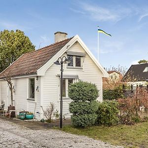 Guesthouse Close To The Beaches In Hoellviken Exterior photo