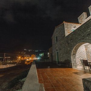 George SeaFront Suites Néon Oítilon Exterior photo