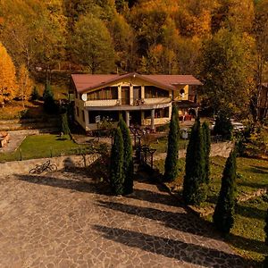 Villa Un Colt De Rai Lunca Jaristei Exterior photo