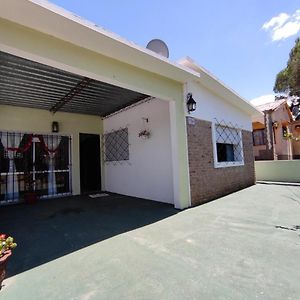 Villa Gusmar - Hermosa Y Confortable Casa A Pasos De La Playa. Playa Santa Ana Exterior photo