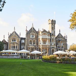 Hotel Oakley Court Windsor Exterior photo