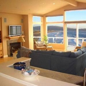 Villa Sea Glass! AMAZING VIEWS!!!! On the Bluff! Walk to Beach! Hot Tub!! BBQ! Fast WiFi! A Dillon Beach Jewel!!! Exterior photo