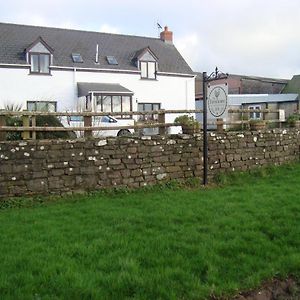 Bed and Breakfast The Farmhouse Lochmeyler Llandeloy Exterior photo