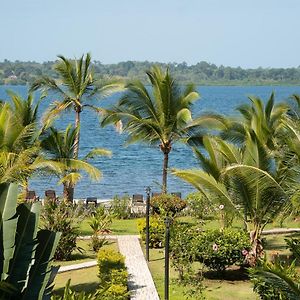 Hotel Dolphin Blue Paradise Bocas del Toro Exterior photo