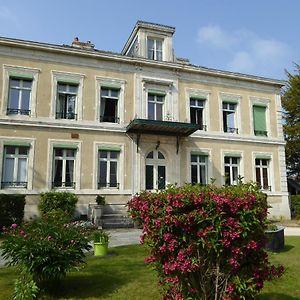 Bed and Breakfast Chateau De Pougy Exterior photo