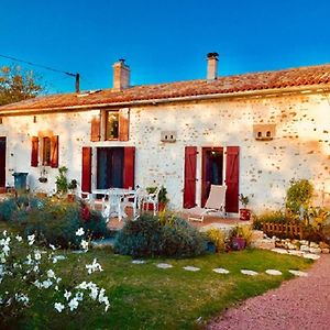 Villa Gite Du Passignac Saint-Maigrin Exterior photo