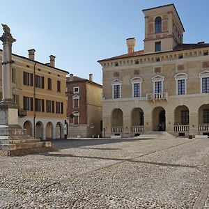 Bed and Breakfast Toson D'Oro Bed & Breakfast Sabbioneta Exterior photo