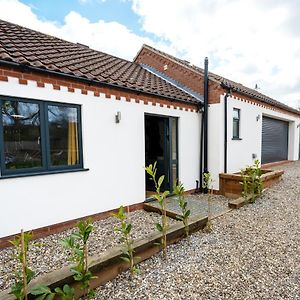 Villa Little House - Perfect For Exploring The Broads Acle Exterior photo