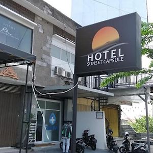 Capsule Sunset Hotel Seminyak Exterior photo