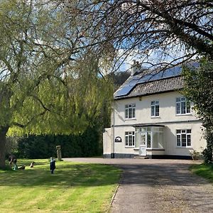 Villa Ideally Located Luxury Country Escape-The Lookout-With Private Garden Dog Friendly And Private Hot Tub Honiton Exterior photo