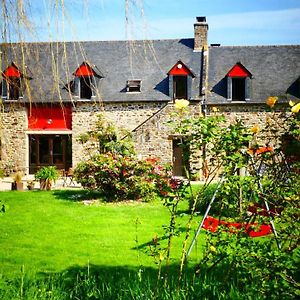 Hotel Auberge De La Chesnaie Pleudihen-sur-Rance Exterior photo