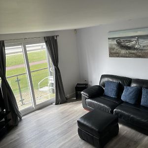 Beach Front Apartment Llanelli Exterior photo