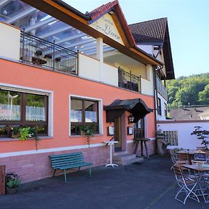 Hotel Gasthof Zum Löwen Mespelbrunn Exterior photo