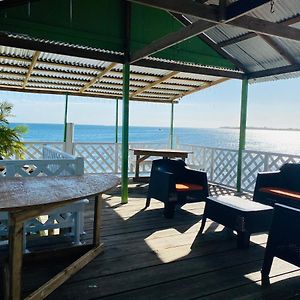 Blue Sky Rentals Utila Exterior photo