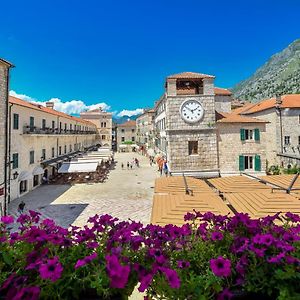 Apartments Hun Kotor Exterior photo