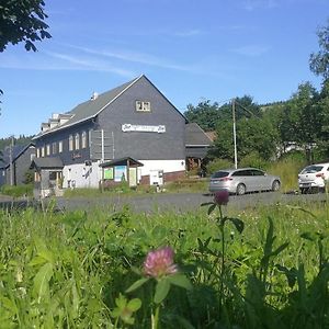 Hotel Gasthaus&Pension Am Rennsteig Spechtsbrunn Exterior photo